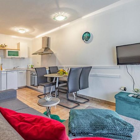 Olga'S Place-New Apartment 200 Mt From The Sea Πούλα Εξωτερικό φωτογραφία