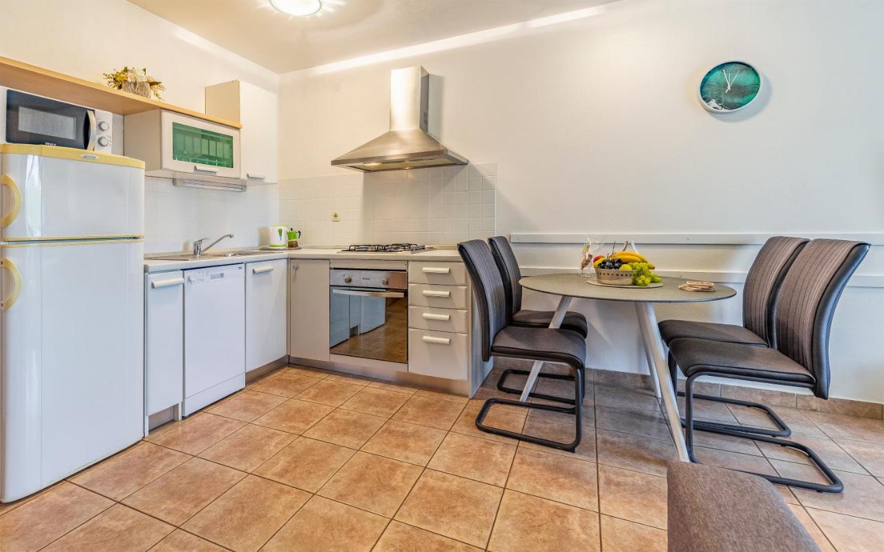 Olga'S Place-New Apartment 200 Mt From The Sea Πούλα Εξωτερικό φωτογραφία