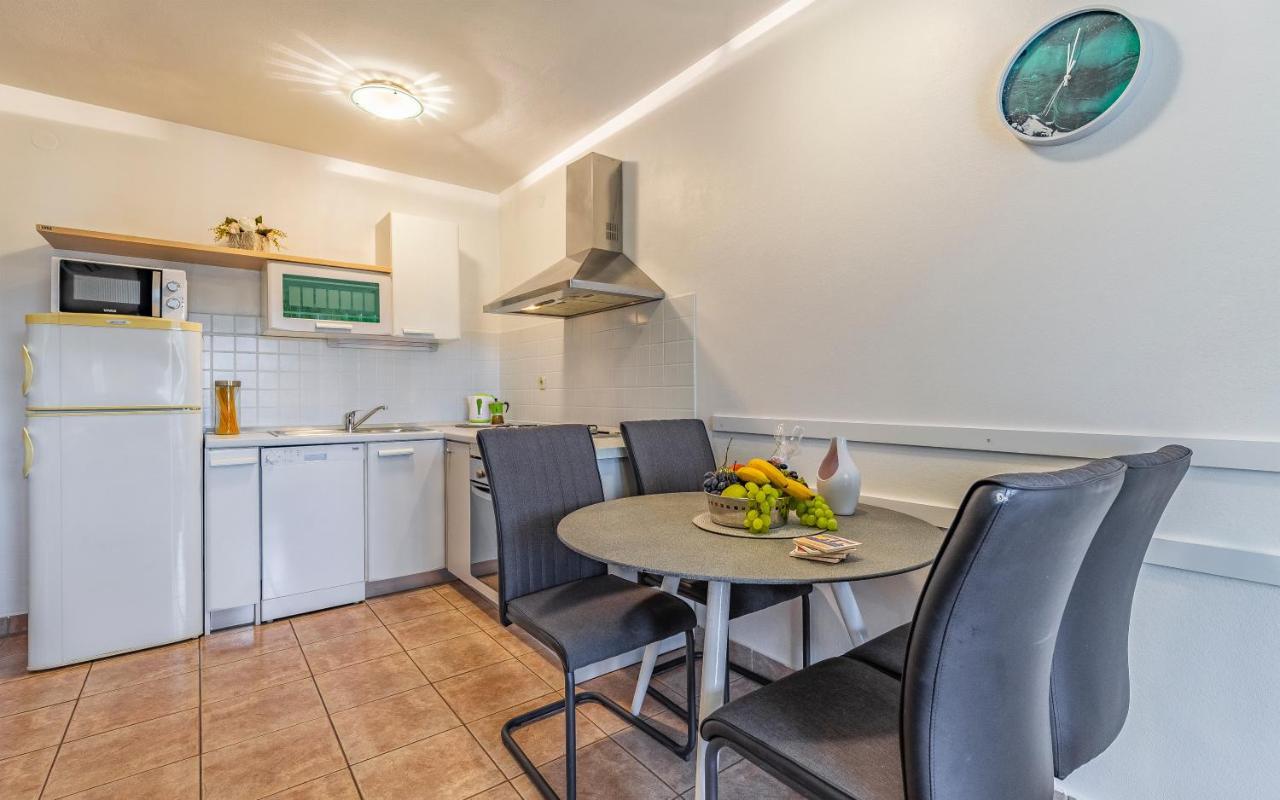 Olga'S Place-New Apartment 200 Mt From The Sea Πούλα Εξωτερικό φωτογραφία