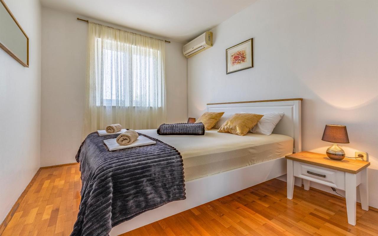 Olga'S Place-New Apartment 200 Mt From The Sea Πούλα Εξωτερικό φωτογραφία