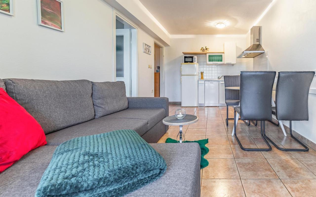 Olga'S Place-New Apartment 200 Mt From The Sea Πούλα Εξωτερικό φωτογραφία
