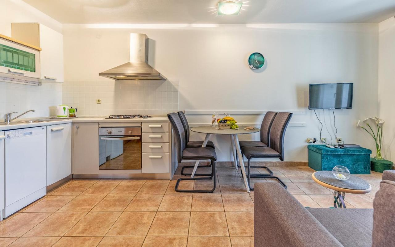 Olga'S Place-New Apartment 200 Mt From The Sea Πούλα Εξωτερικό φωτογραφία